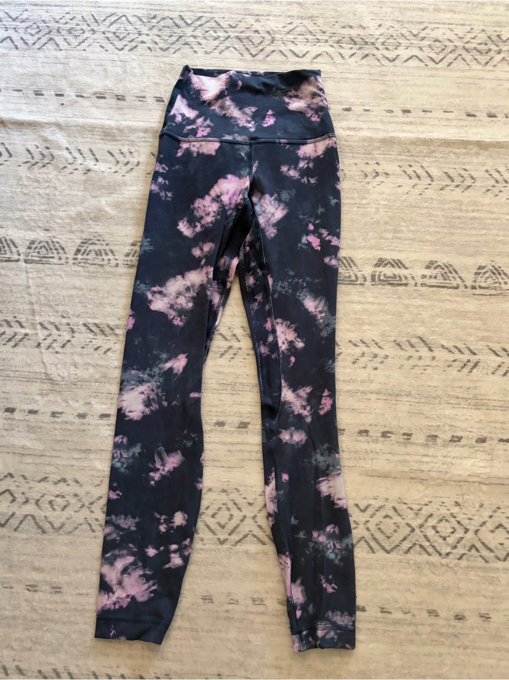Lululemon align pants High-Waist Tie-Dye Leggings in Black & Pink sz 0 25”